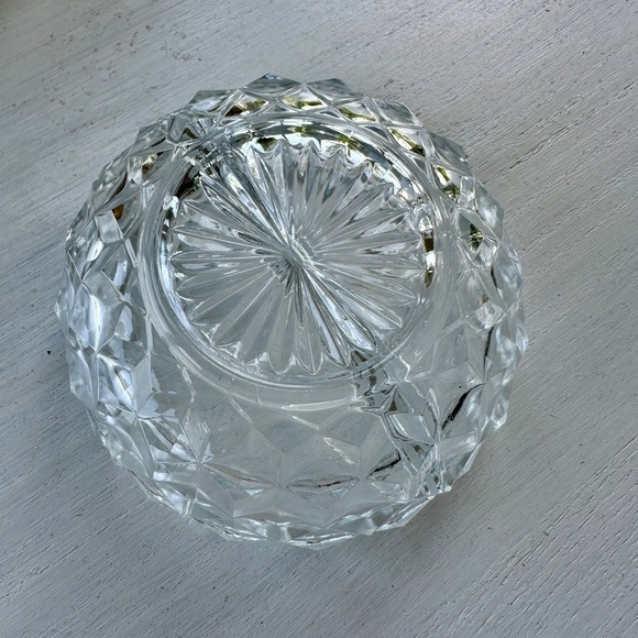 1940’S FOSTORIA, PRESSED GLASS. CLEAR, CUBED GLASS WITH SAWTOOTH RIM. - Picture 4 of 7